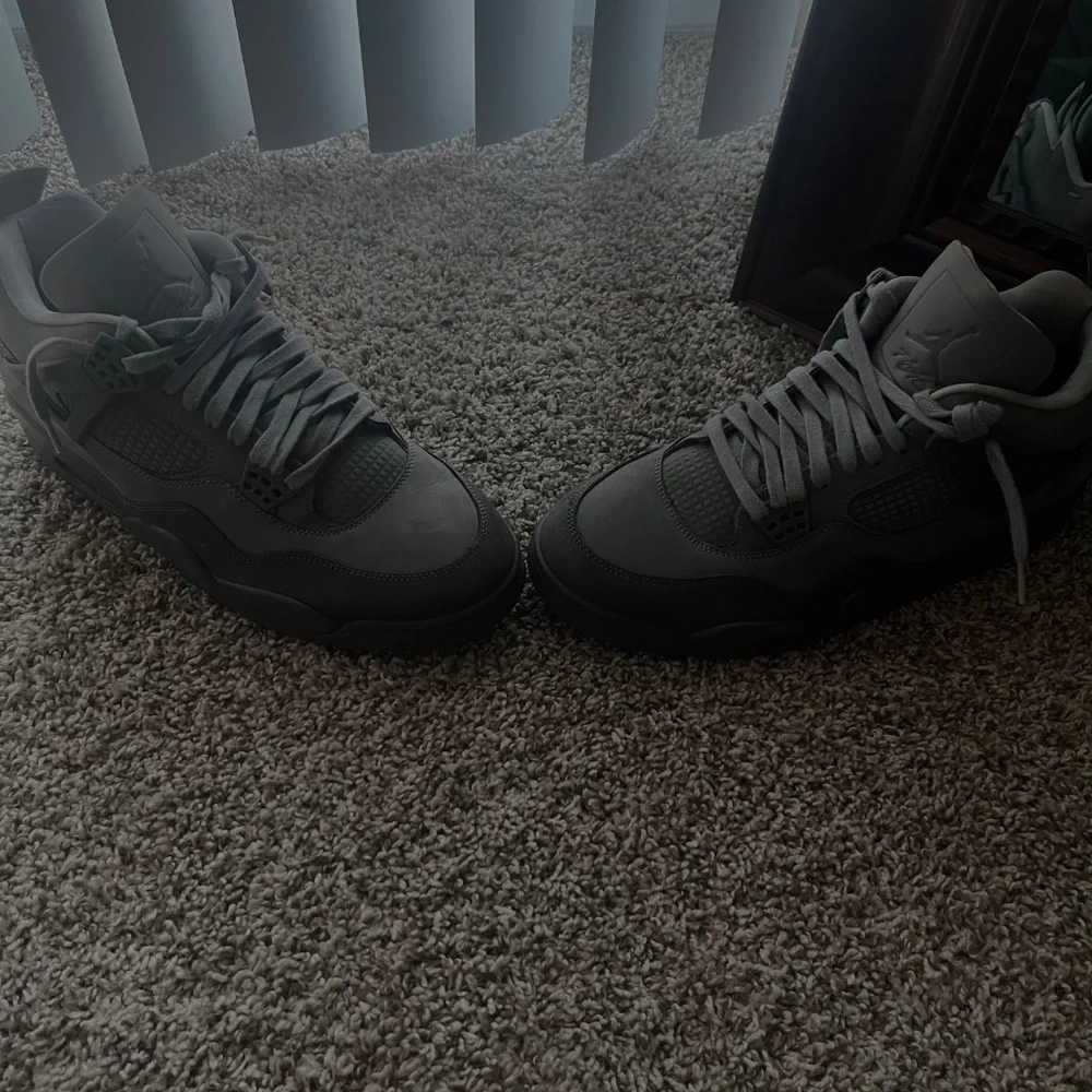 Air Jordan 4 Retro Grey - Picture 2 of 7